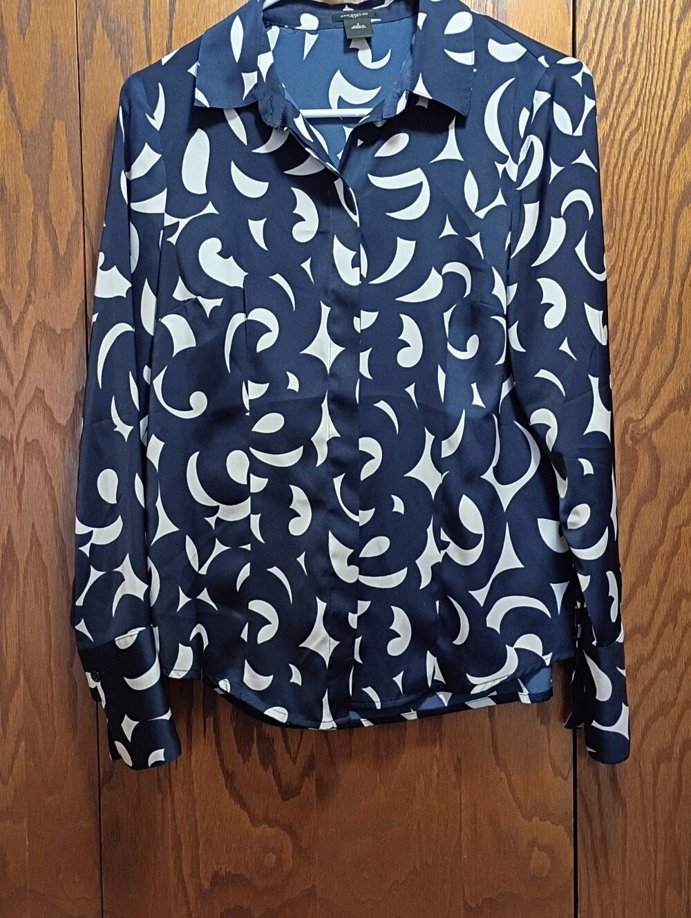 Ann Taylor Navy and White Abstract Print Button-Down Shirt